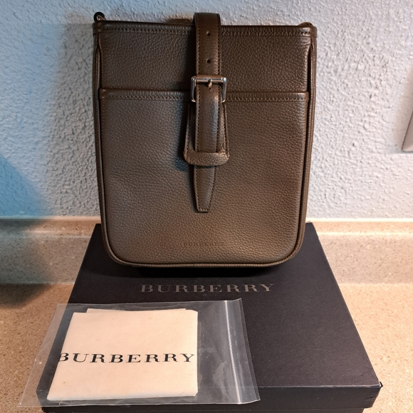 Burberry Handbags - Burberry Pebbled Leather Crossbody
